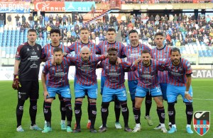 La formazione titolare del Catania per la sfida con la Casertana, serie C 2023-2024. Esordio di Stefano Sturaro. Foto Catania Fc