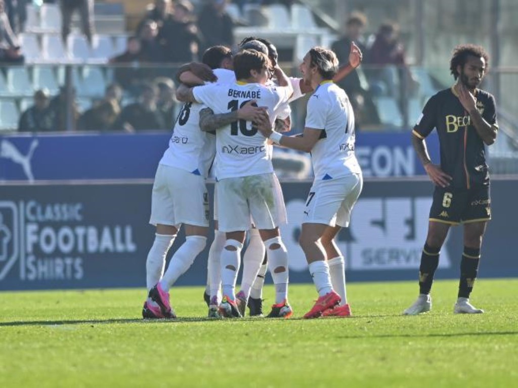 Il Parma Affonda Il Venezia Sul Gong E Va In Fuga In Serie B ...