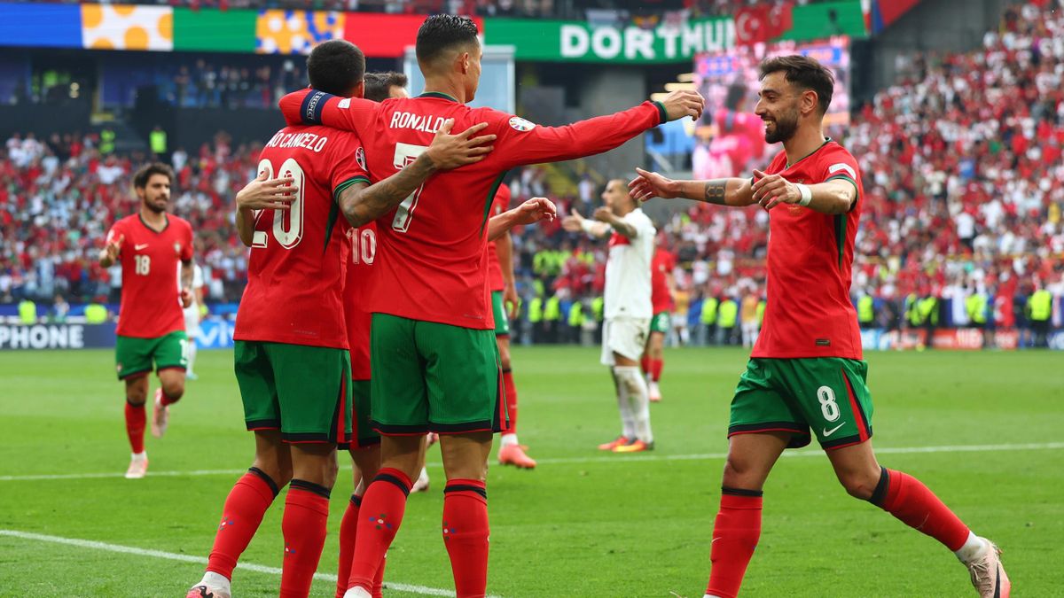 Türkiye-Portugal 0-3, Lusitanos nas oitavas de final, Montella espera
