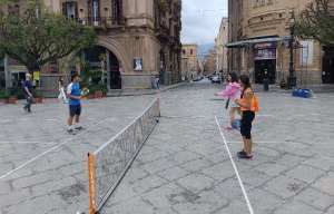 Campi allestiti attorno al Teatro Massimo in occasione del Davis Trophy Tour a Palermo