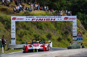 Fabrizio Fondacci e il direttivo del Comitato Eugubino Corse Automobilistiche a Gubbio.