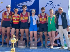 Atleti di beach sprint premiati sulla spiaggia di Mondello per il Trofeo Filippi