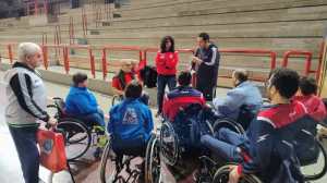 Il team Wheelchair Rugby Catania durante la consegna delle maglie ufficiali prima della partenza