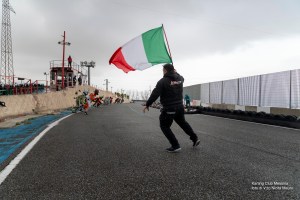 I piloti dei team F1 e F2 pronti alla partenza sulla griglia del Kartodromo di Messina per la gara 4H Endurance.